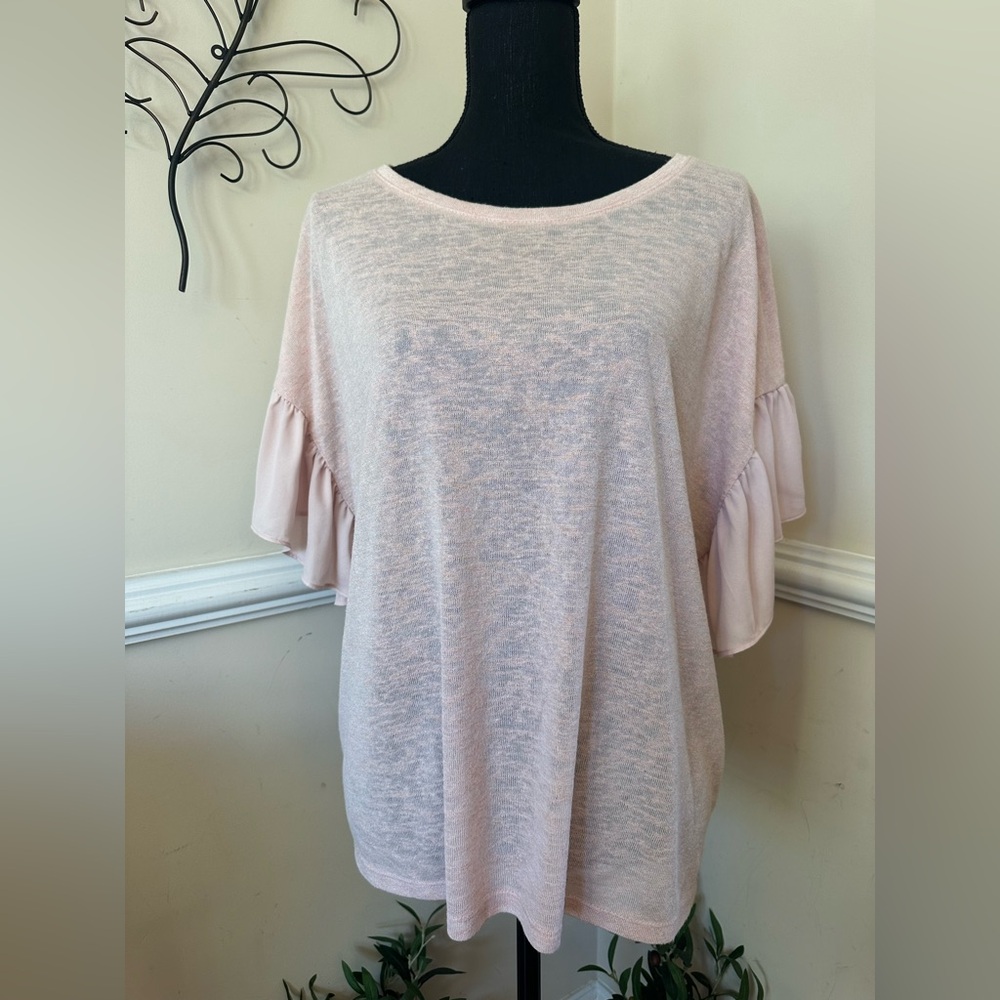 Maurices Blouse Women's Pale Pink Boat Neck Short Ruffle Sleeves Size Large EUC